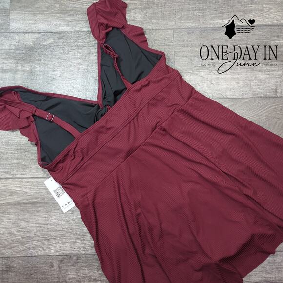 Charmo Plus Size Maternity Ruffle Shoulder Keyhole One Piece Swimsuit Size 3X - Picture 8 of 8